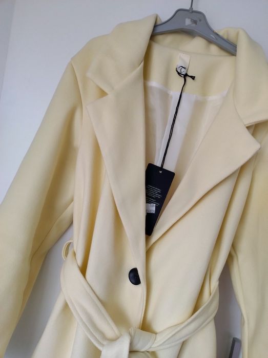 Płaszcz cytrynowy NOWY