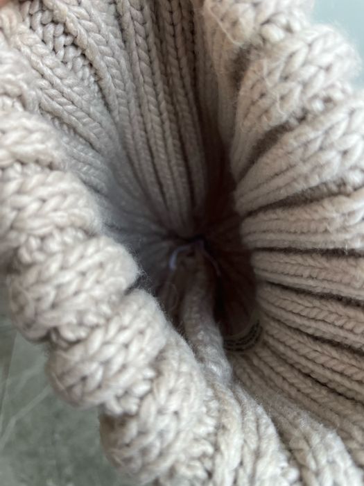 Стильна шапка ugg