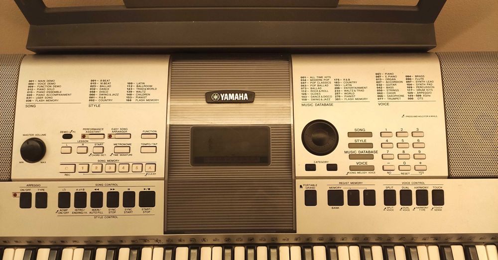 Teclado Yamaha PSR E413