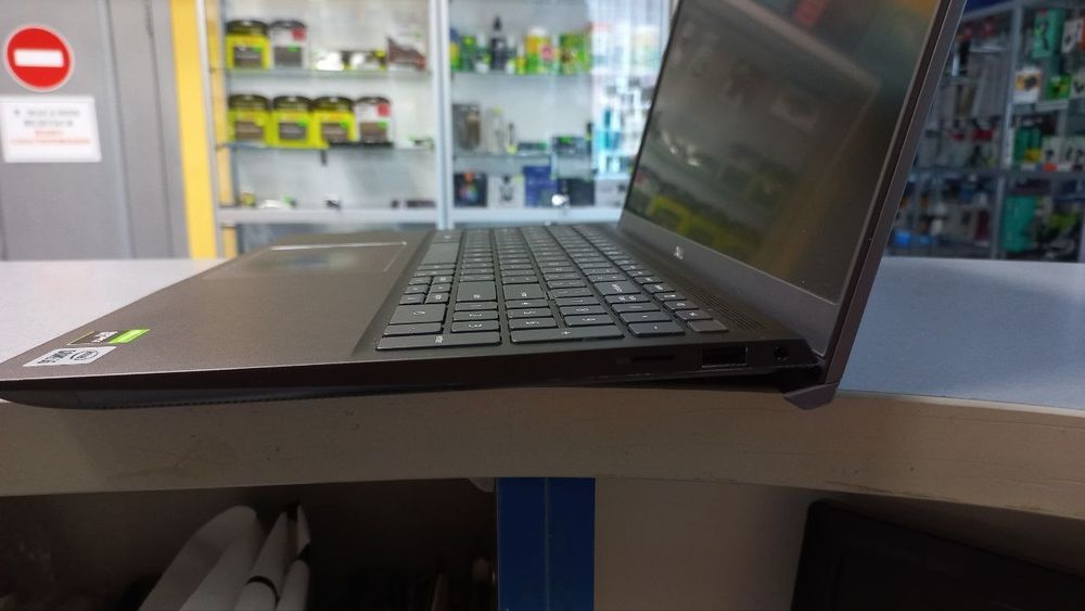 Ігровий Dell Vostro 7500/ I5 - 10300H/  DDR4 - 24 /SSD M2 NVMe 512/ GTX-1650TI