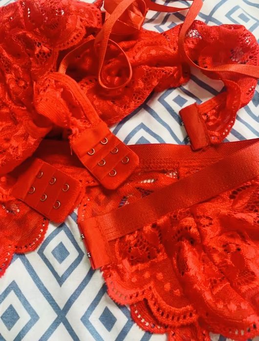 Жіночий бюстгальтер і трусики Підвʼязки 3 предмети кружевні еротичні