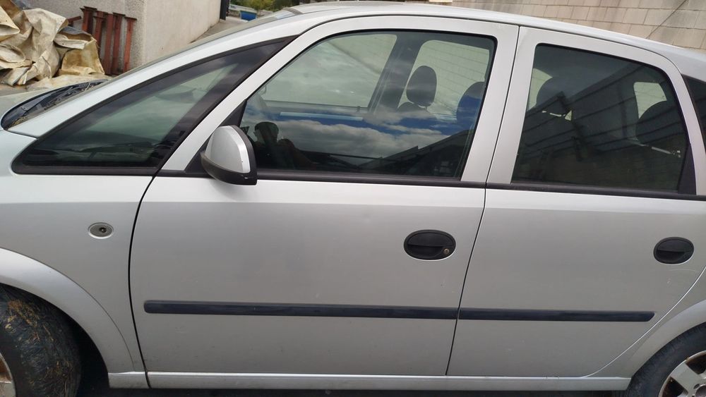 Porta frente esquerda OPEL Meriva A
