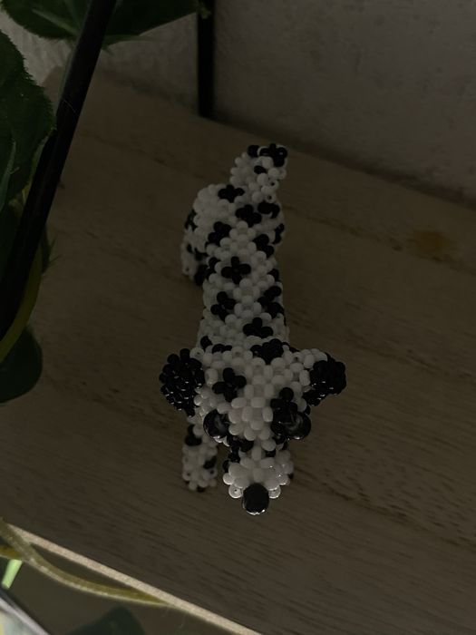 Собака далматинець із бісеру