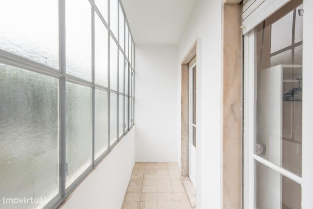 Quarto - localizado em Benfica Lisbon