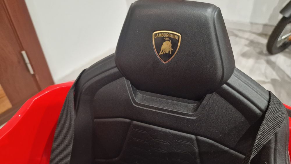 Lamborghini Urus 12V