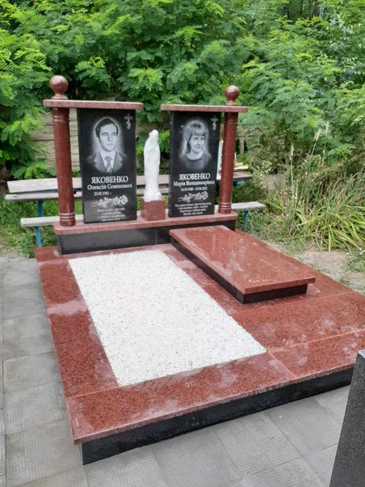 Гранітні пам'ятники, меморіальні комплекси. Якість від виробника.