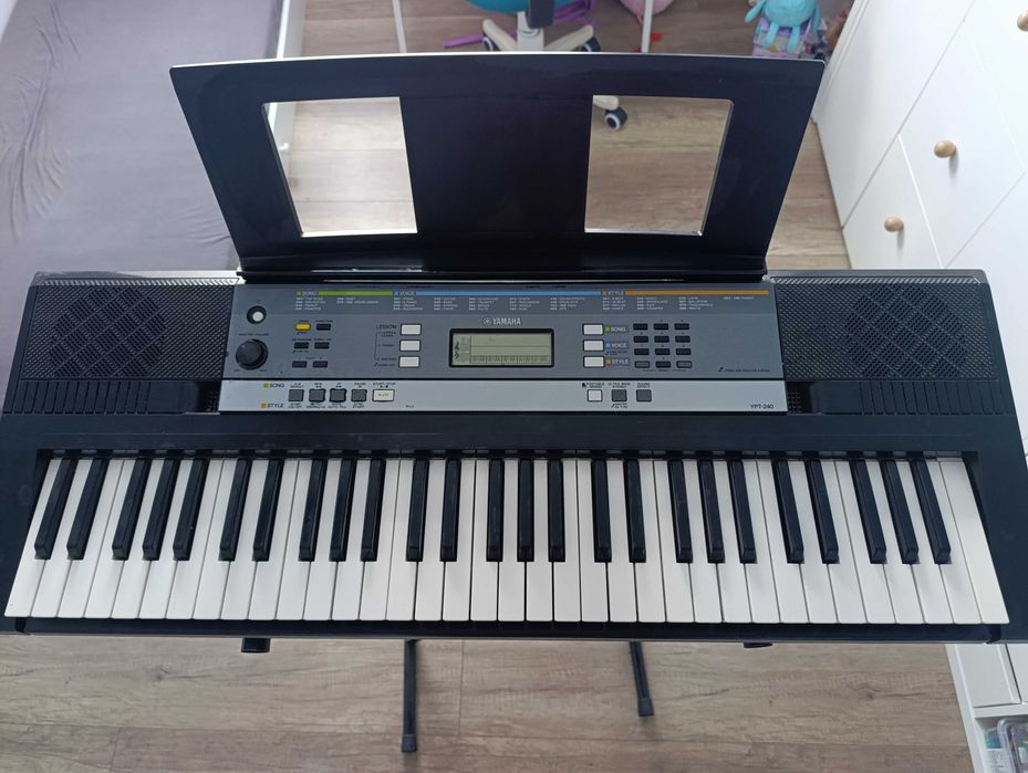 Keyboard Yamaha YPT 240