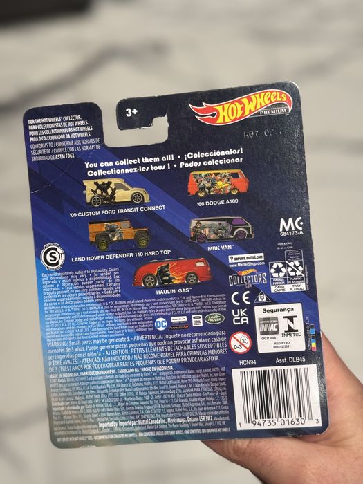 Hot Wheels Premium Haulin Gas BATMAN rare 2022 DC comics