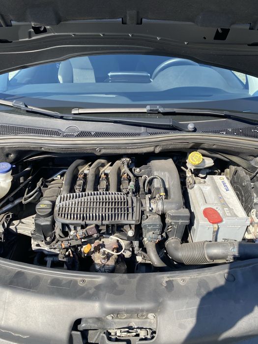 Peugeot 208 1.2 VTI 82cv