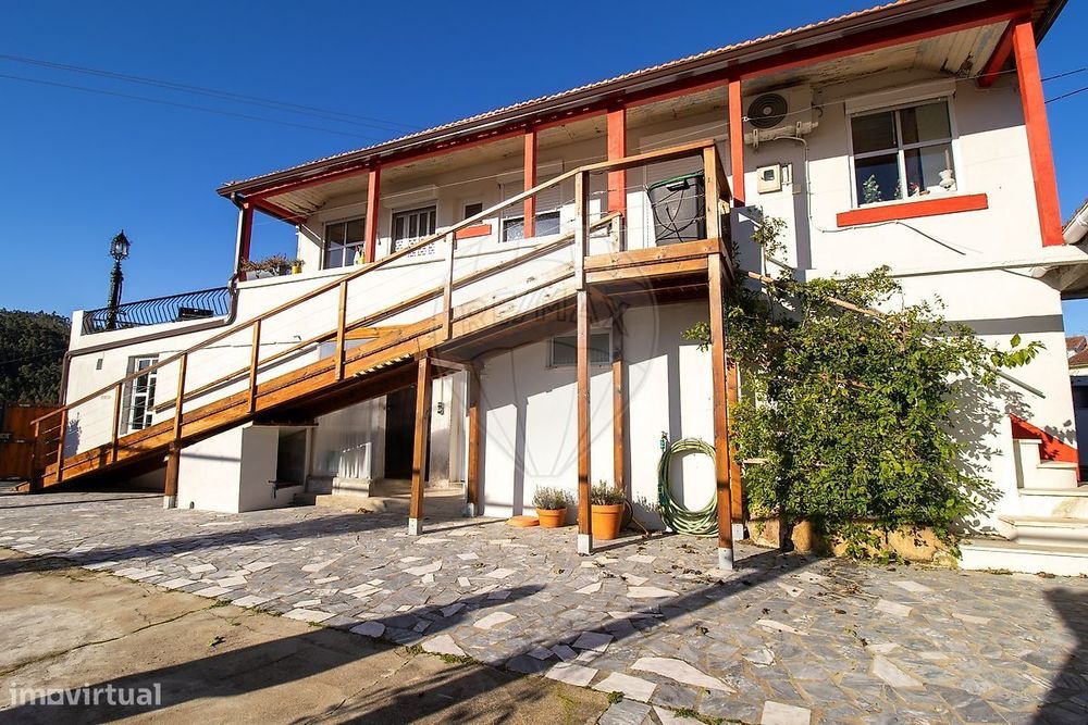 Moradia T5 para venda