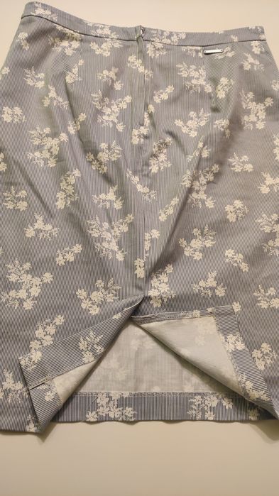 Damska spódnica za kolano Orsay dłuższa spódniczka