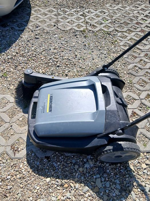 Zamiatarka ręczna KARCHER KM 70/15 C
