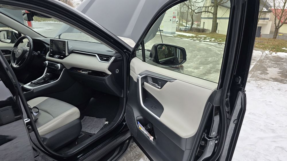 Sprzedam samochód Toyota Rav4