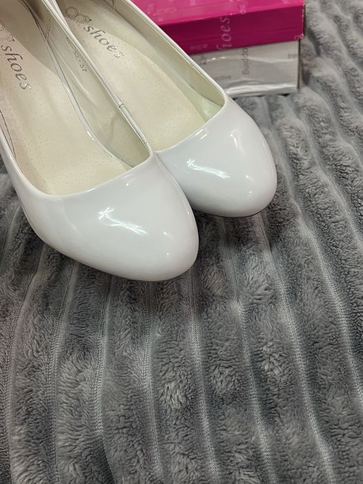 Туфлі білі, весільні