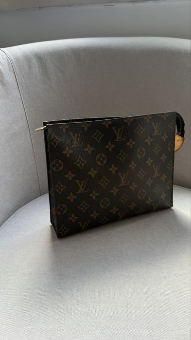 Louis Vuitton Poche Toilette Monogram Canvas autêntica