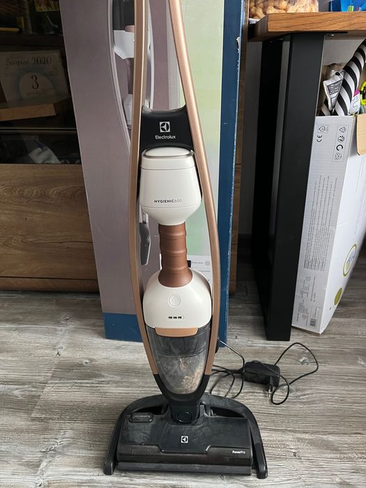 Odkurzacz pionowy Electrolux Zamość • OLX.pl