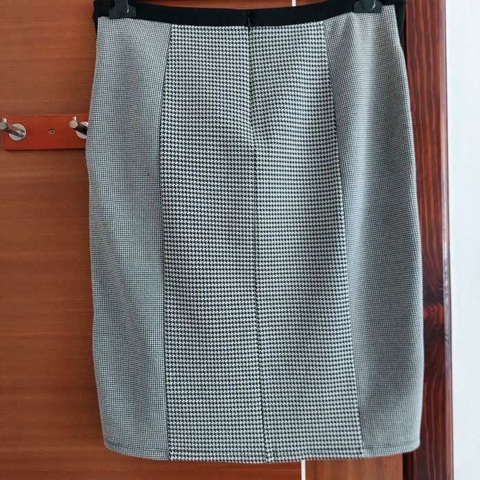 Spódnica ołówkowa Max Mara, używana