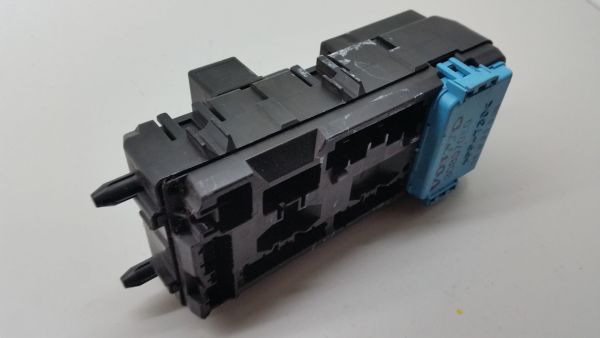 Caixa fusíveis / SAM / BSI VOLVO V40 Combi (VW)