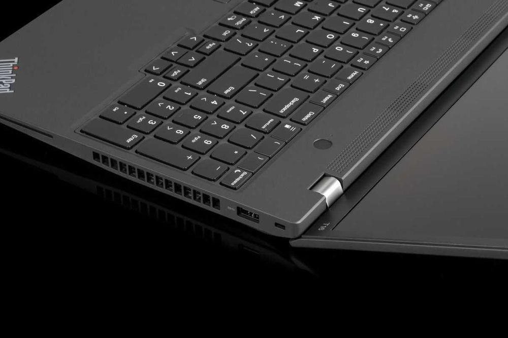 Laptop Lenovo T16 i5/ 16/ SSD 512+320/ 16" IPS WUXGA/ Thunderbolt 4/ W11/ dowóz gratis