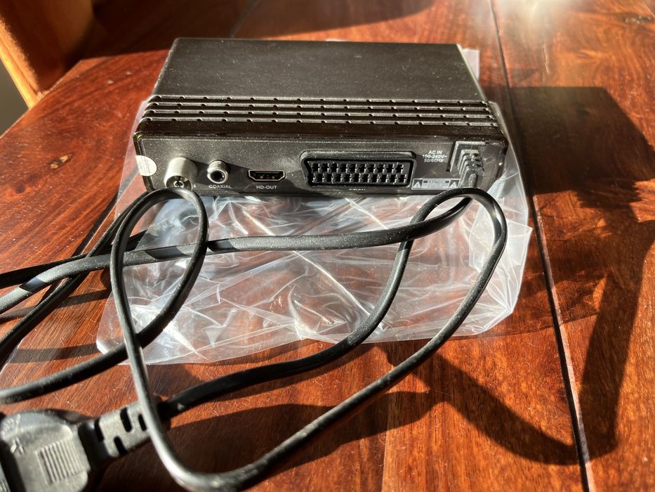 Dekoder Tuner DVB-T2 HEVC Kruger&Matz