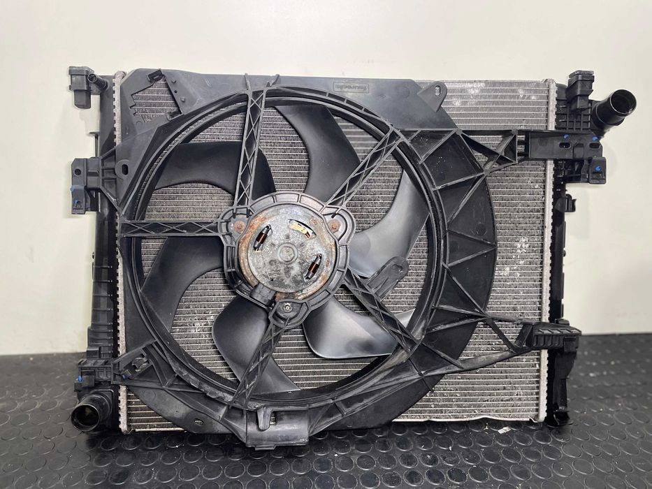 Radiador de água e ventilador Renault Trafic II 2.0DCI (2010)