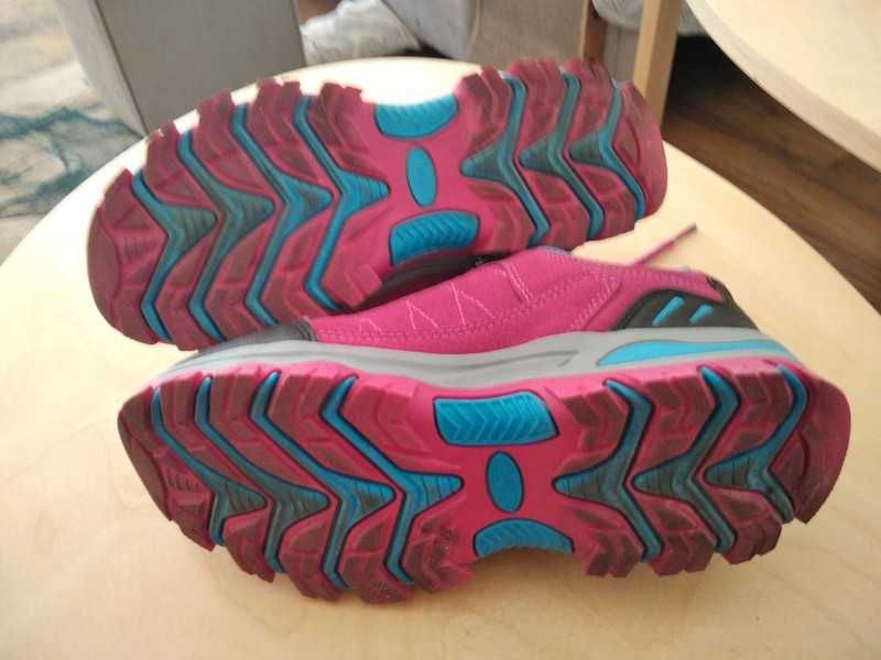 Ténis feminino muito bonito