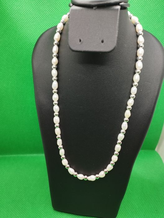 Kolia z pereł hodowlanych, srebrne kółeczki, próba 925, długość 42-45