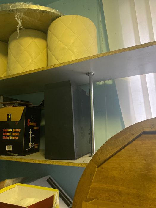 Колонки,міксер,система караоке,мікрофони та ін.