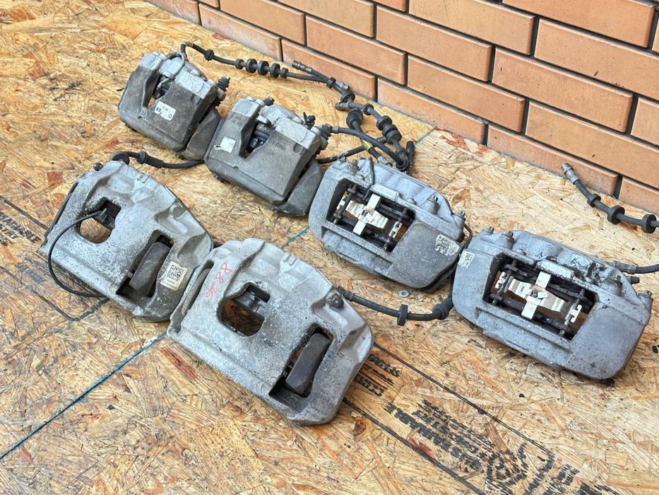 Супорт передній Audi A4 A6 Q5 супорт взборі правий лівий Ауди Ауді