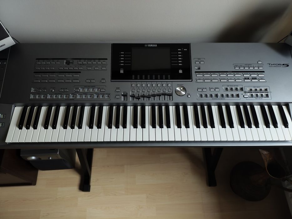 Yamaha Tyros 5 (76 klawiszy) + głośniki