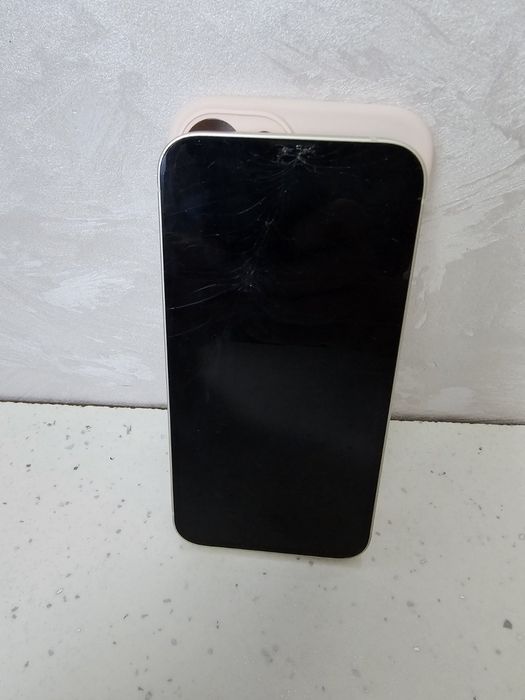 IPhone 13 128gb тріщина на склі ,екран працює добре