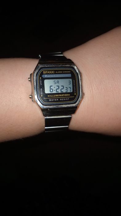 годинник Casio .