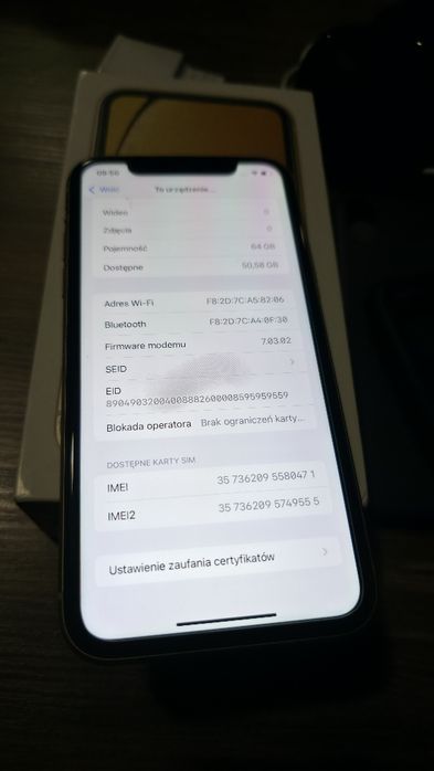 Smartfon Iphone Xr - 64 Gb - b.dobry stan - szkło etui ładowarka+ słuc