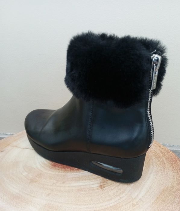 Botas pretas DKNY 37
