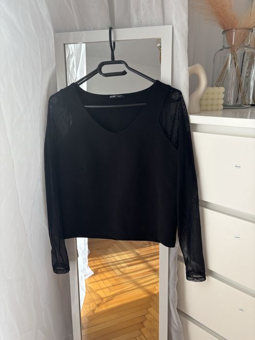Czarna elegancka bluzka siateczkowe rękawy dekolt w serek L 40