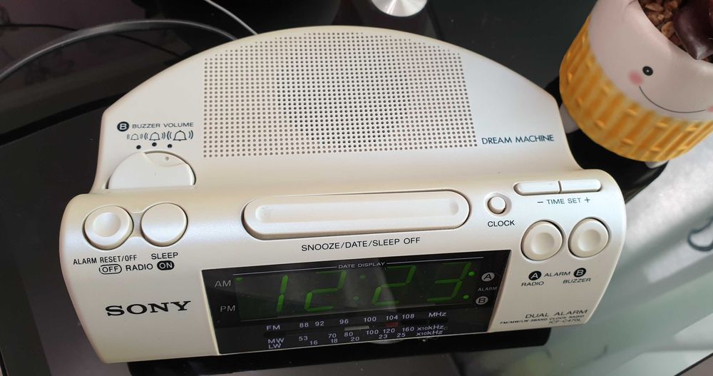 Колекційний радіогодинник Sony ICF-C470L Dream Machine — Легендарна якість!