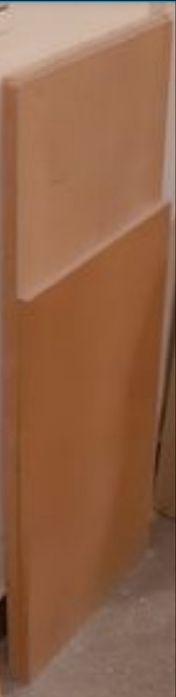 Cztery półki meblowe jasne