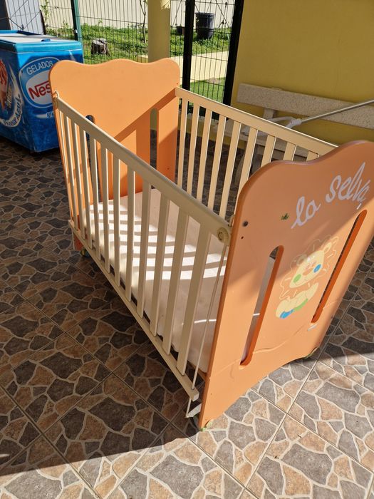 Cama de bebé usada