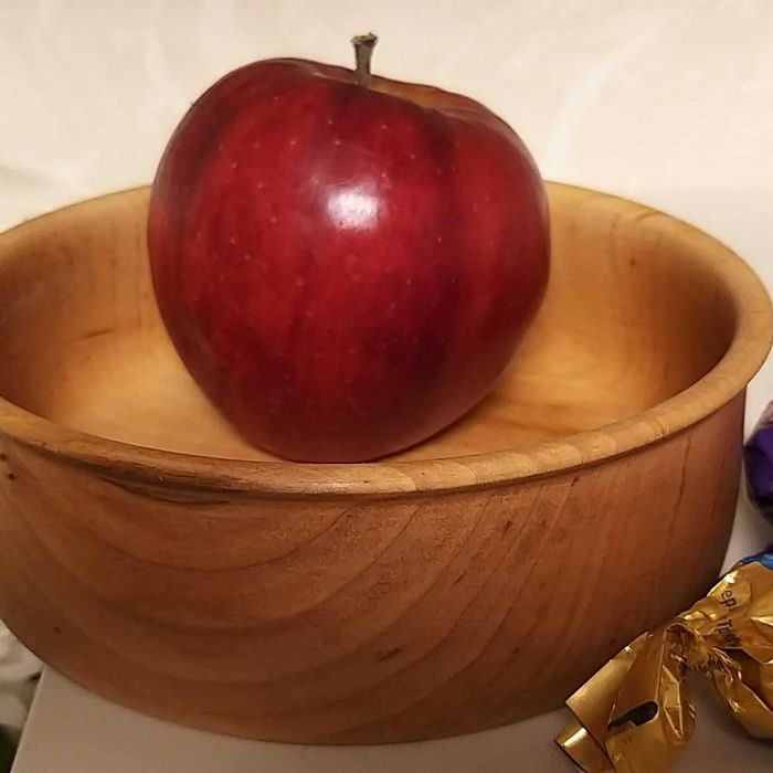 Изделия из дерева ручной работы,посуда,подсвечники т.д.