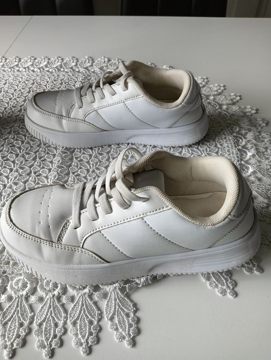 Buty sportowe dla dziewczynki