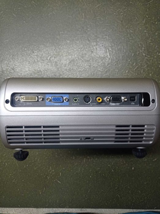 Projektor multimedialny ACER PD100D + automatycznie rozsuwany ekran !