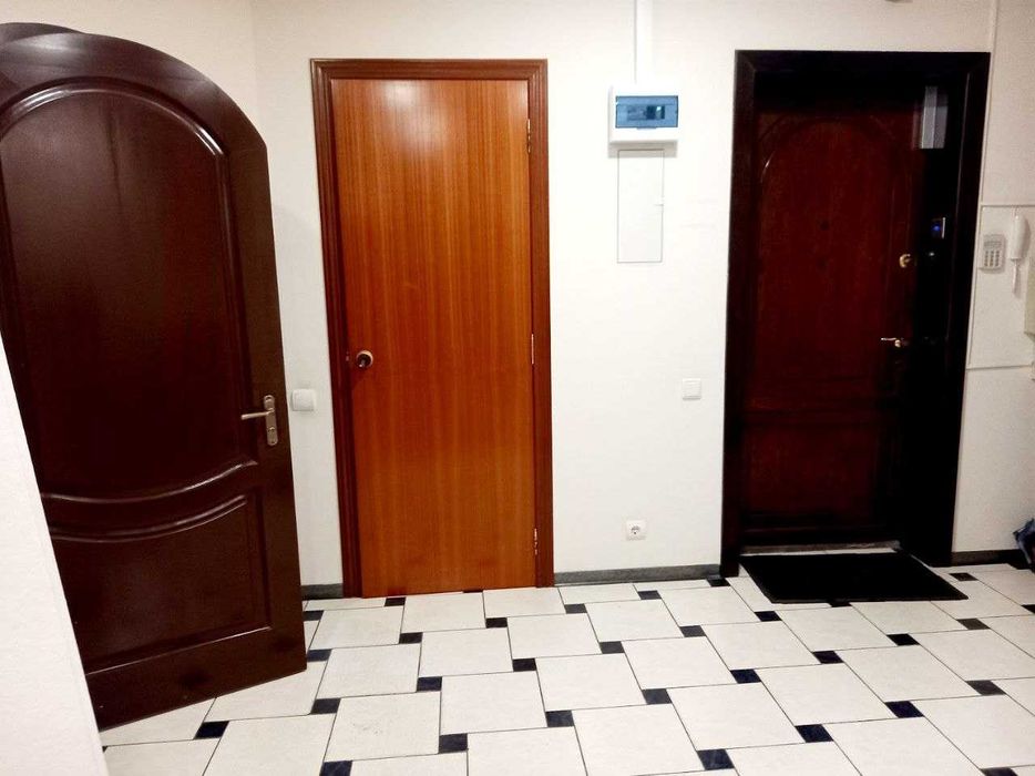 Ярославів Вал 21-Г  Центр Золоті Ворота Простора (229 кв м)