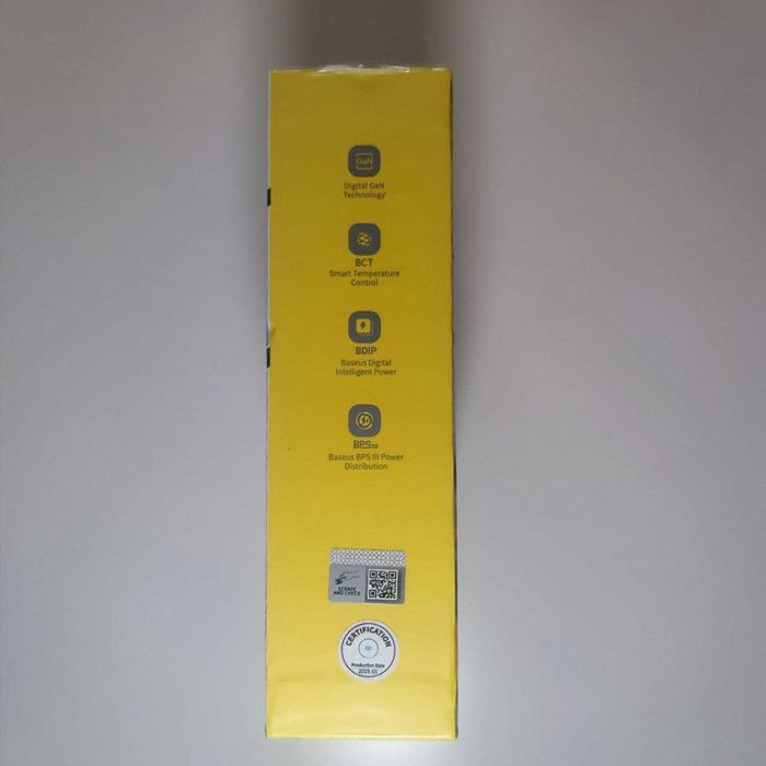 Зарядний пристрій BASEUS 240W Digital GaN Intelligent 3.5А  Новий Хіт.