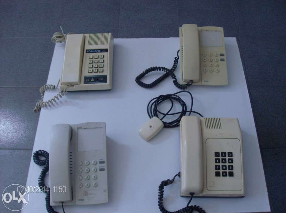 Telefones varios antigos