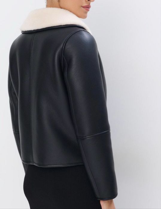 Дубльонка чорна з мєхом, з хутром Mohito