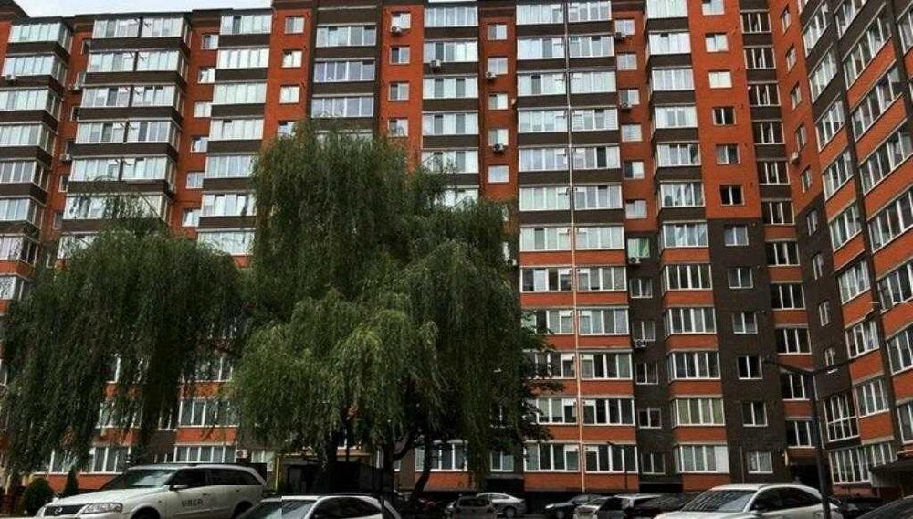 Продам 2 кімн квартиру у ж\к Галицький  Леви  80м.кв. ,0цикл,  опалення газ індв. всі ллічильники.Можливий обмін.