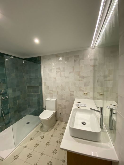 Pinturas interior e exterior, casas de banho , cozinhas remodelaçao