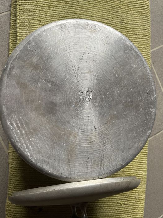 Conj. de tachos de alumínio pesado, antigos e em bom estádo.