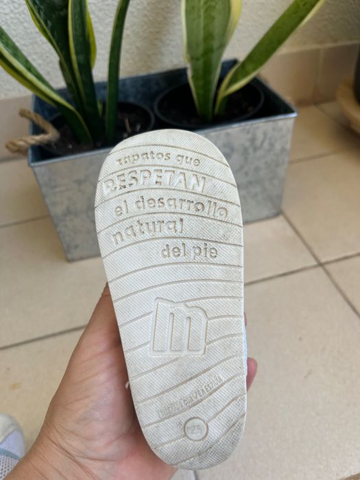 Tenis barefoot menina Mustang Free