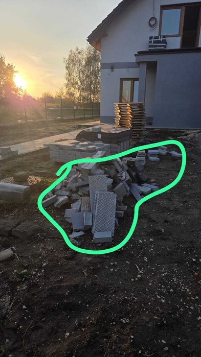 Oddam kawałki kostki